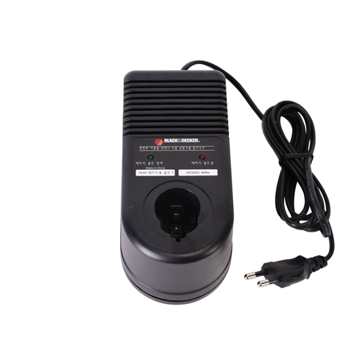 [BLACK+DECKER] — 486910-40 Charger
